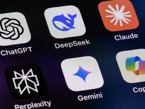 Apple&rsquo;dan Yapay Zek&acirc; Hamlesi: Siri&rsquo;ye Gemini ve Claude Geliyor