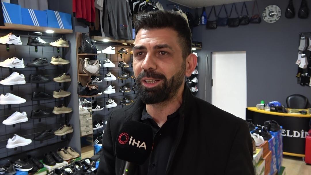 Dua isteyip binlerce ayakkabıyı bedavaya dağıttı: Duyan inanamadı! "Çaldın mı?" 3