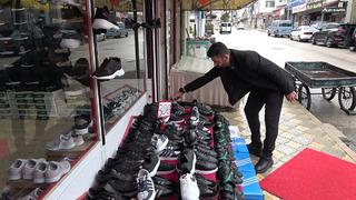 Dua isteyip binlerce ayakkabıyı bedavaya dağıttı: Duyan inanamadı! Çaldın mı?