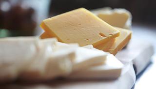 En zararlı peynir t&uuml;r&uuml; a&ccedil;ıklandı: Her g&uuml;n t&uuml;ketiyoruz ama risk b&uuml;y&uuml;k