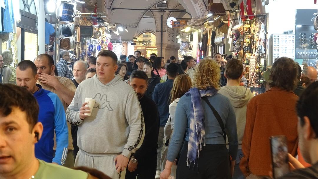 Kapalı&ccedil;arşı dan, kredi &ccedil;ekip altın alanlara tek kelimelik uyarı 3