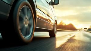 &Ccedil;oğu s&uuml;r&uuml;c&uuml; g&ouml;zden ka&ccedil;ırıyor! 100 km hıza &ccedil;ıkınca arabanız beşik gibi sallanıyorsa dikkat