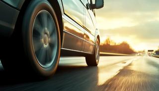 &Ccedil;oğu s&uuml;r&uuml;c&uuml; g&ouml;zden ka&ccedil;ırıyor! 100 km hıza &ccedil;ıkınca arabanız beşik gibi sallanıyorsa dikkat