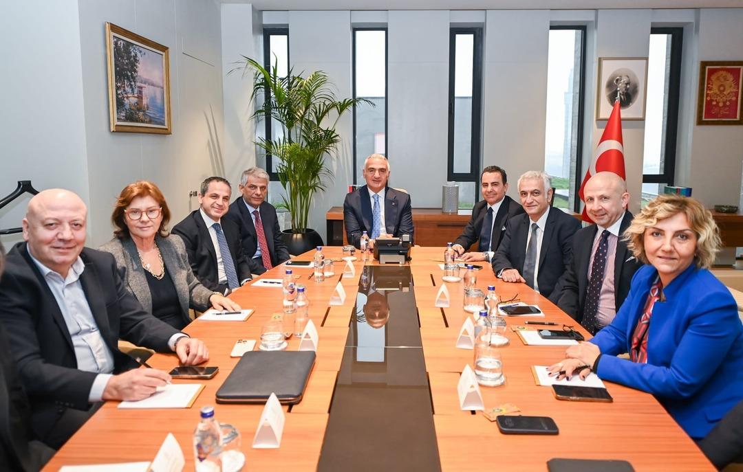 Bakan Ersoy dan 2026 turizmi için kritik toplantı! 3