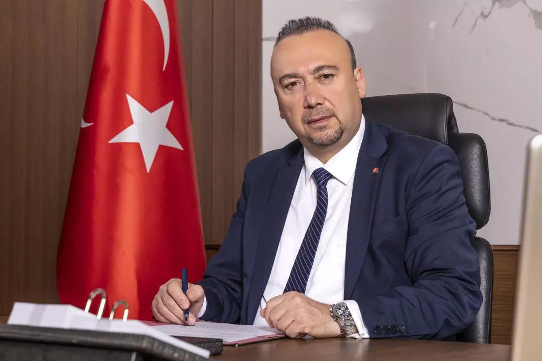 R&uuml;şvet soruşturmasında g&ouml;zaltına alınan Uşak Belediye Başkanı &Ouml;zkan Yalım tutuklandı 4