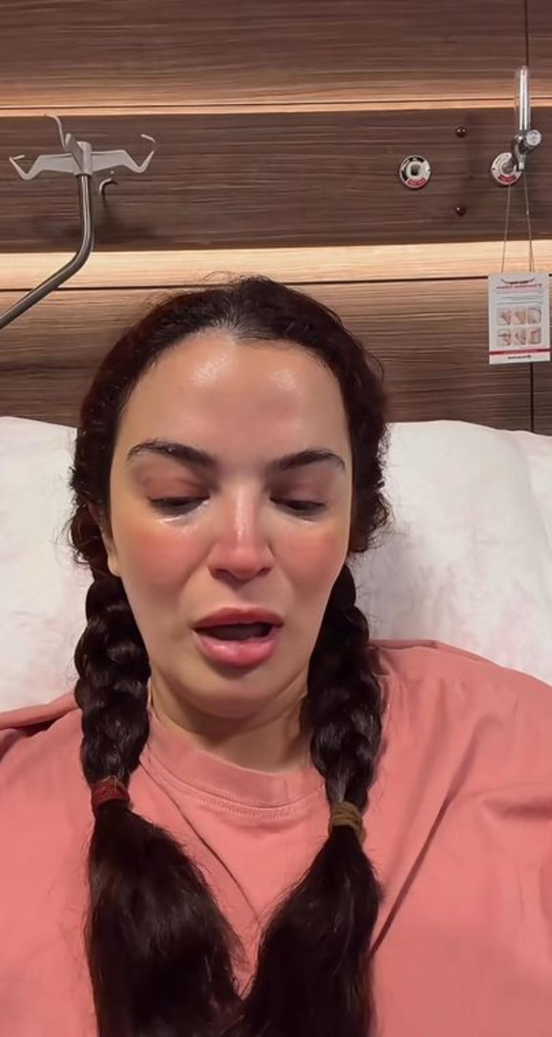 Doktor hatası hayatını kabusa &ccedil;evirdi! Aslı Bekiroğlu 6&rsquo;ncı kez ameliyat oldu! G&ouml;zyaşları i&ccedil;inde anlattı 3