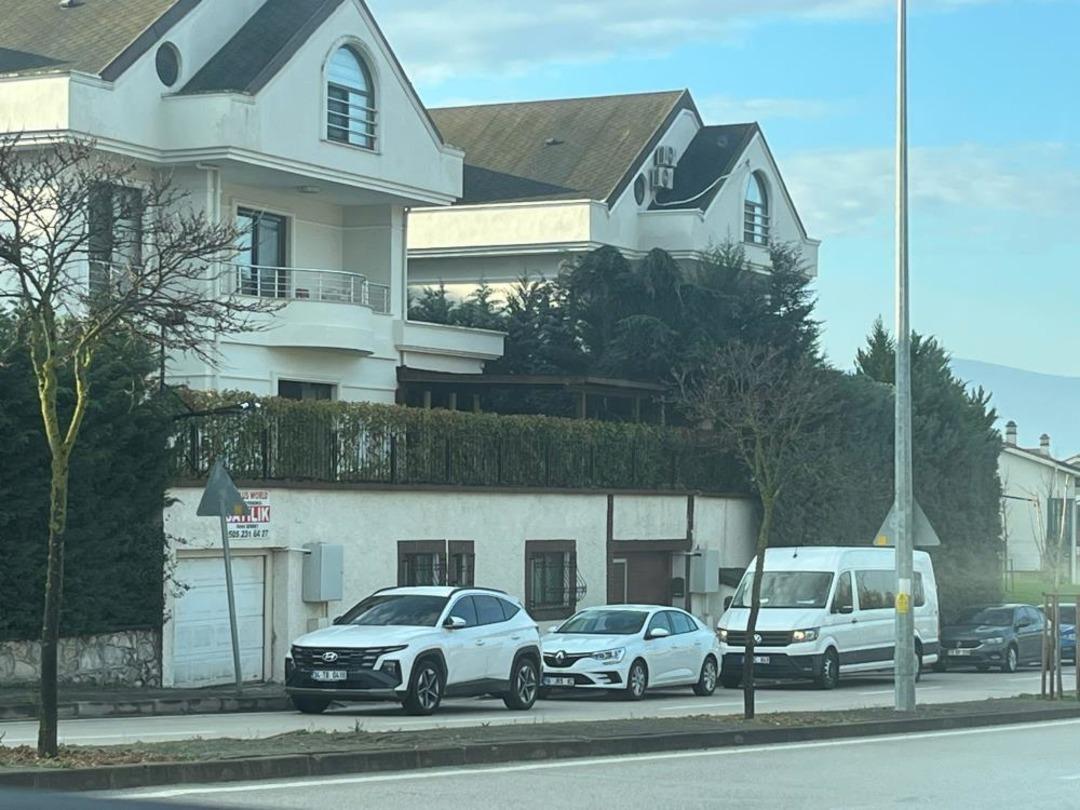 SON DAKİKA | Bursa B&uuml;y&uuml;kşehir Belediye Başkanı Mustafa Bozbey g&ouml;zaltında! Liste ortaya &ccedil;ıktı: Eşi, kızı, kardeşleri... 3