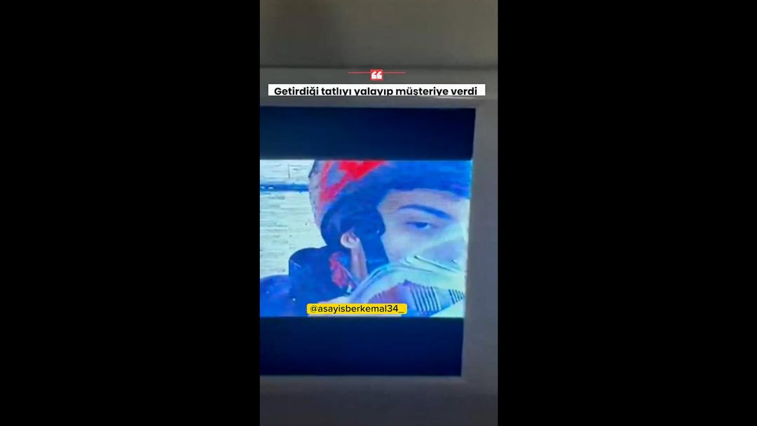 Sosyal medya bu olayı konuşuyor: Kurye siparişi yaladı! 1