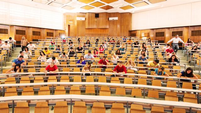 Tarihin en büyük öğrenci affı geliyor: Milyonlar üniversiteye dönüyor!