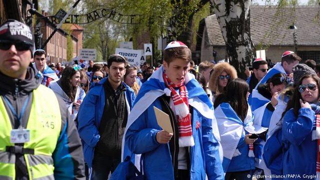 Holokost kurbanları için Yaşam Yürüyüşü