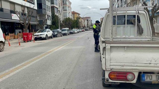 Karaman&rsquo;da kamyonetin &ccedil;arptığı &ccedil;ocuk yaralandı 1