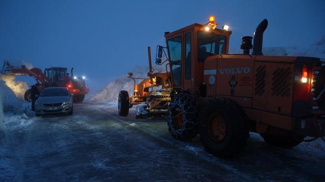 Van ve Bitlis te 45 yerleşim yerine ulaşım sağlanamıyor 3