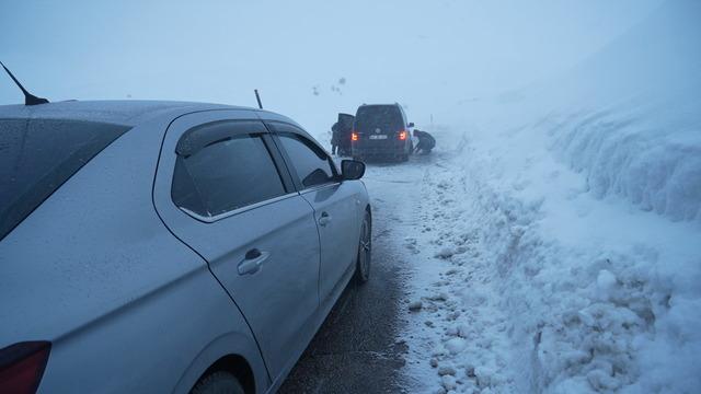 Van ve Bitlis te 45 yerleşim yerine ulaşım sağlanamıyor 2