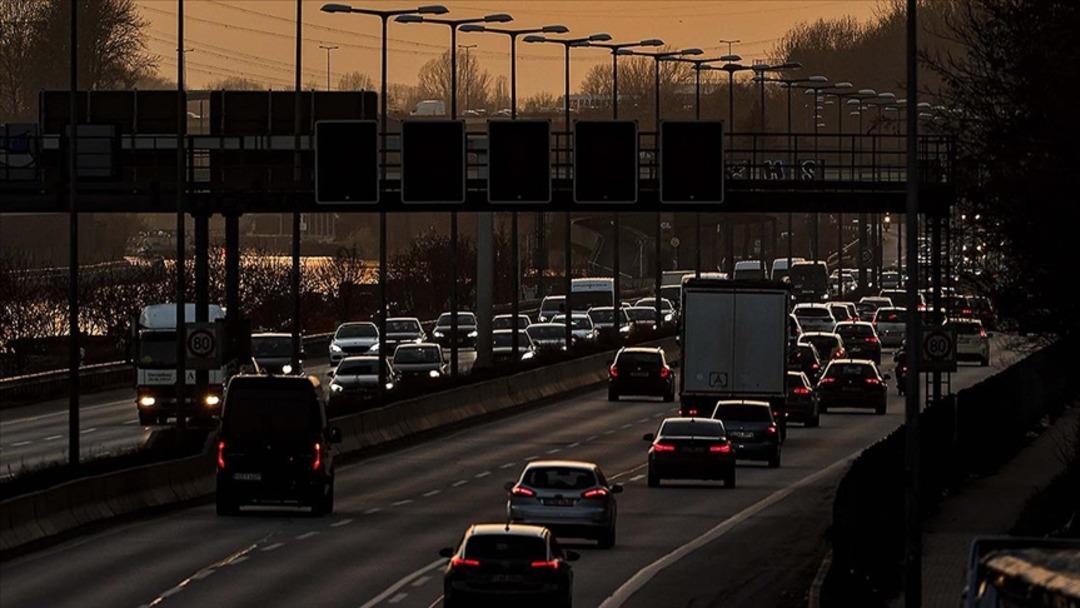AB, vatandaşların daha az seyahat etmesini istiyor 1