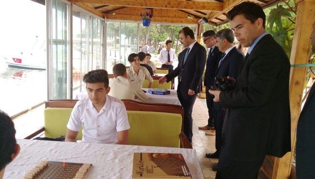 K&ouml;yceğiz&rsquo;de &ouml;ğrenciler akıl oyunları ile yarıştı 1