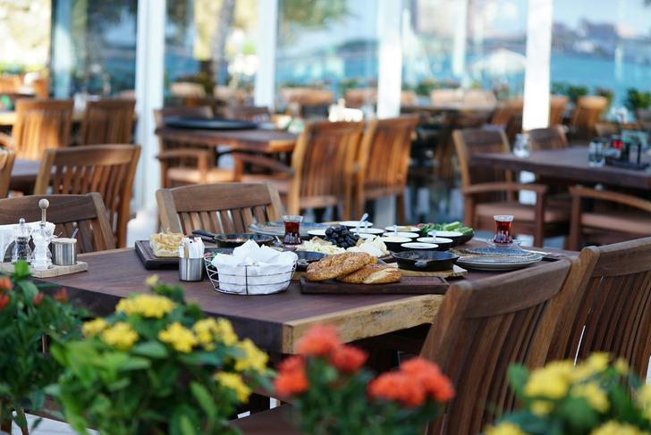 Maaşını almadan &ouml;nce, yani ay sonuna doğru arkadaşlarına dışarı &ccedil;ıkmak i&ccedil;in s&ouml;z verdiğini hatırladın. &Ccedil;ıkmamak i&ccedil;in bahanen ne olurdu?