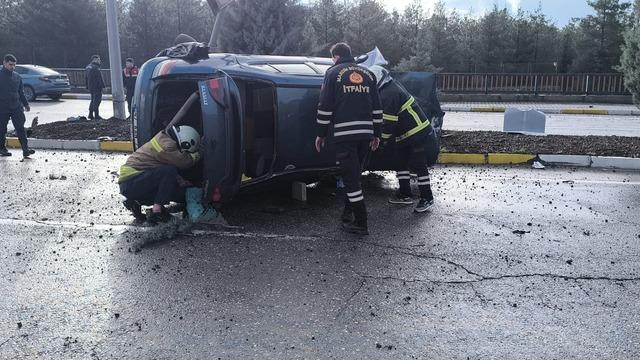 Mardin’de refüje çarpan otomobilin sürücüsü yaralandı 2