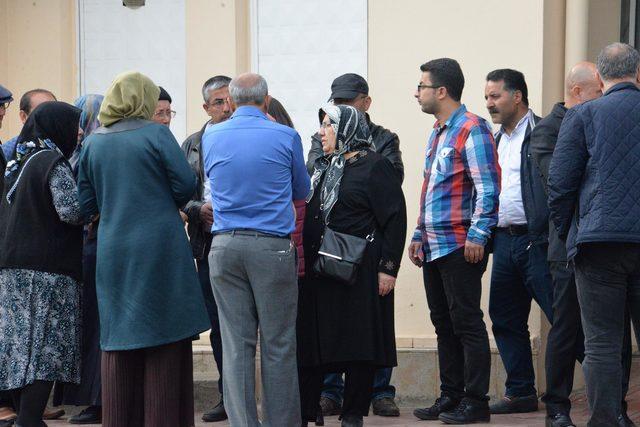 Do&ccedil;. Dr. Başt&uuml;rk &uuml;n cenazesi Diyarbakır a getirildi 2