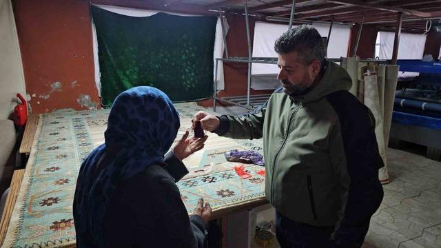 Poşetten insanlık çıktı: Altınları sahibine ulaştırdı