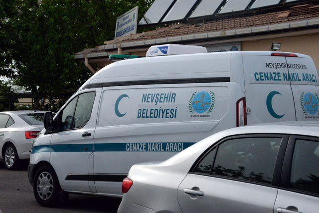 Do&ccedil;. Dr. Başt&uuml;rk &uuml;n cenazesi Diyarbakır a getirildi 4