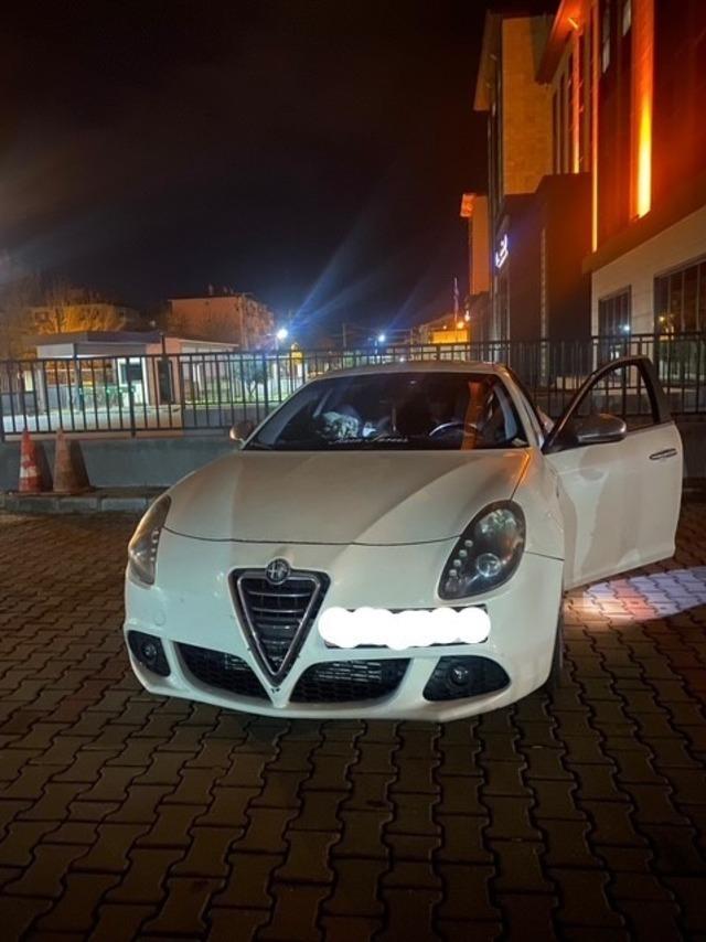 &Ccedil;anakkale&rsquo;de uyuşturucu ve g&ouml;&ccedil;men ka&ccedil;ak&ccedil;ılığından 6 ş&uuml;pheli tutuklandı 2