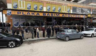 APP plaka değişimi i&ccedil;in son g&uuml;n yoğunluğu! S&uuml;re bug&uuml;n doluyor... Cezası 140 bin TL