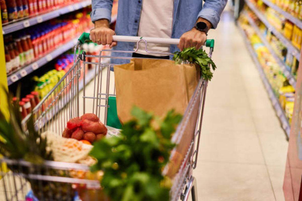 Market Alışverişine Tok Gidin: Ev Ekonomisini Etkileyen K&uuml;&ccedil;&uuml;k Taktikler  9