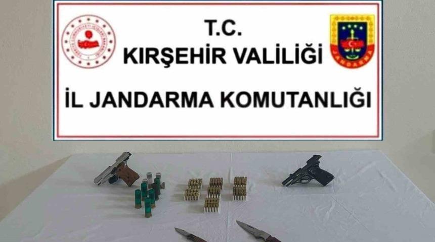 Jandarmadan ruhsatsız silah operasyonu