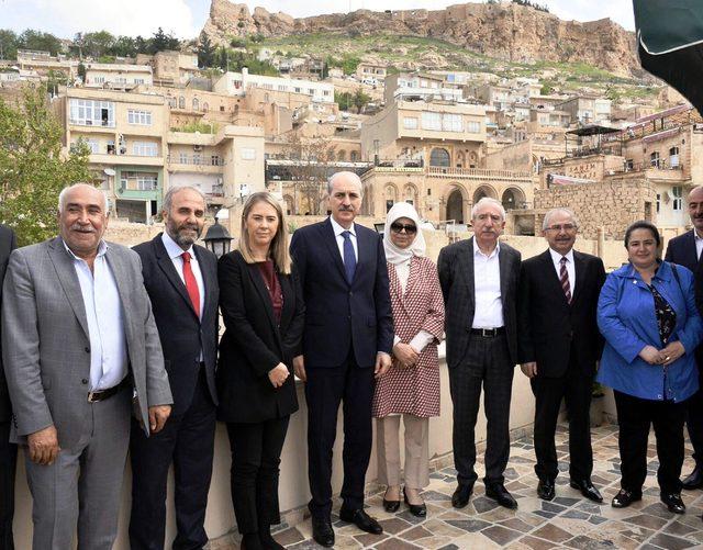 Kurtulmuş: Dünya büyük bir kaosa, bir çatışmaya doğru sürükleniyor (2)