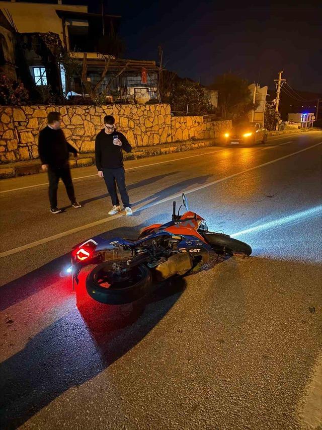 Motosiklet s&uuml;r&uuml;c&uuml;s&uuml; kazada yaşamını yitirdi 1