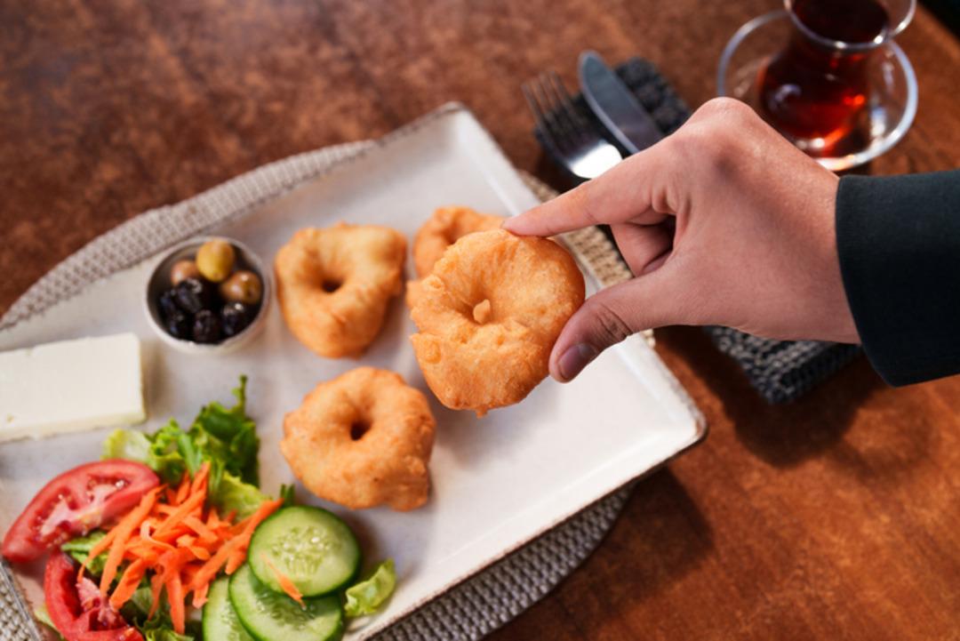 Yağ &ccedil;ekmeyen hafif pişi yapmanın 5 altın kuralı! Ustalar bu tekniği uyguluyor 3