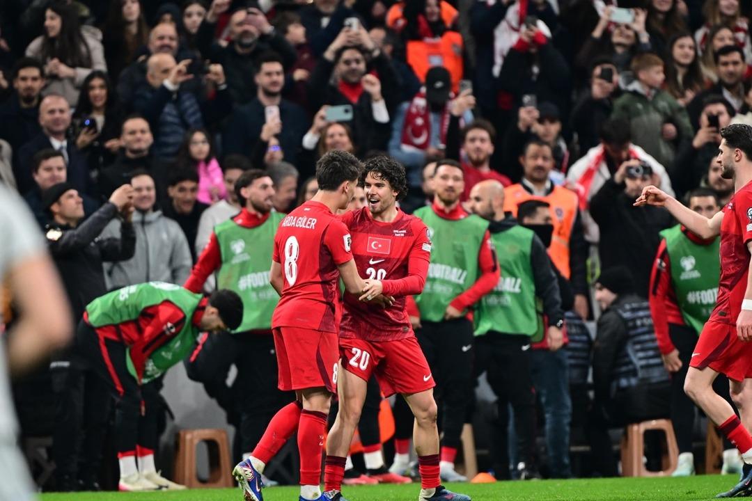 Kosova-T&uuml;rkiye ma&ccedil;ı &ouml;ncesi g&ouml;zaltı kararı! Otele havai fişekler atmışlardı... 1