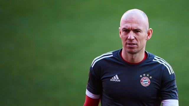 Bayern Münih yetkilileri hafta içerisinde Ribery ve Robben için sözleşme yenilemek istediklerini dile getirmişti.