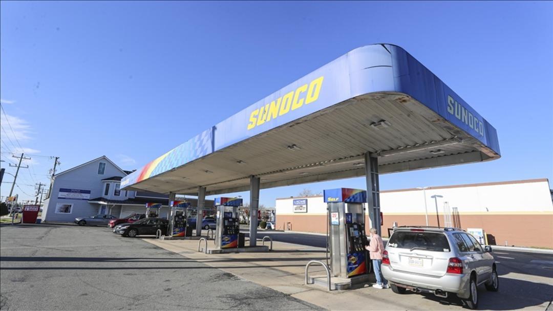 ABD de 2022 den bu yana ilk! Benzin fiyatları ortalama 4 doların &uuml;st&uuml;ne &ccedil;ıktı 1