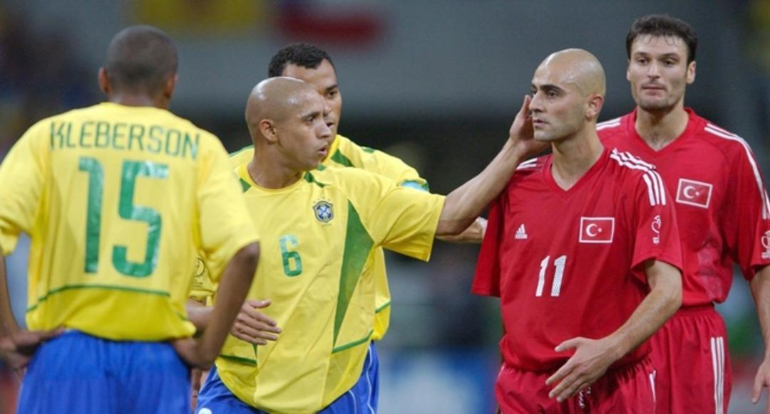 2002&rsquo;nin kahramanlarından Milli Takıma b&uuml;y&uuml;k &ouml;vg&uuml;! Kosova ma&ccedil;ı &ouml;ncesi o ismi işaret etti 8