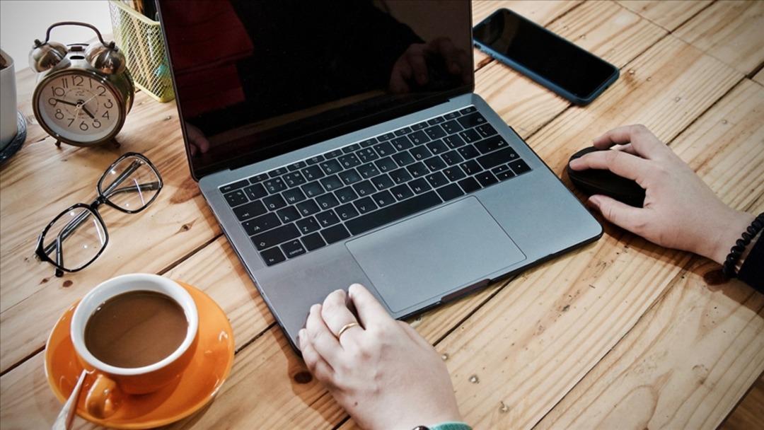 Mısır ın ardından  Endonezya da a&ccedil;ıkladı! Enerji krizine &ouml;nlem i&ccedil;in uzaktan &ccedil;alışma kararı 2