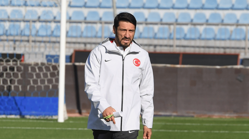 U21 Milli Takımı teknik direkt&ouml;r&uuml; Egemen Korkmaz Hırvatistan ma&ccedil;ında yere yığıldı!