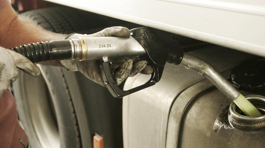 Motorin zammı uygulamaya girdi