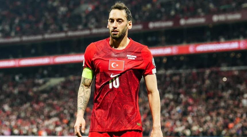 Hakan &Ccedil;alhanoğlu'ndan rekor! Bir ilki başardı