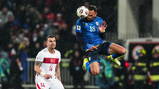 Milli yıldız yapılanlara isyan etti: 'Türk'ün Türk'ten başka dostu yokmuş'