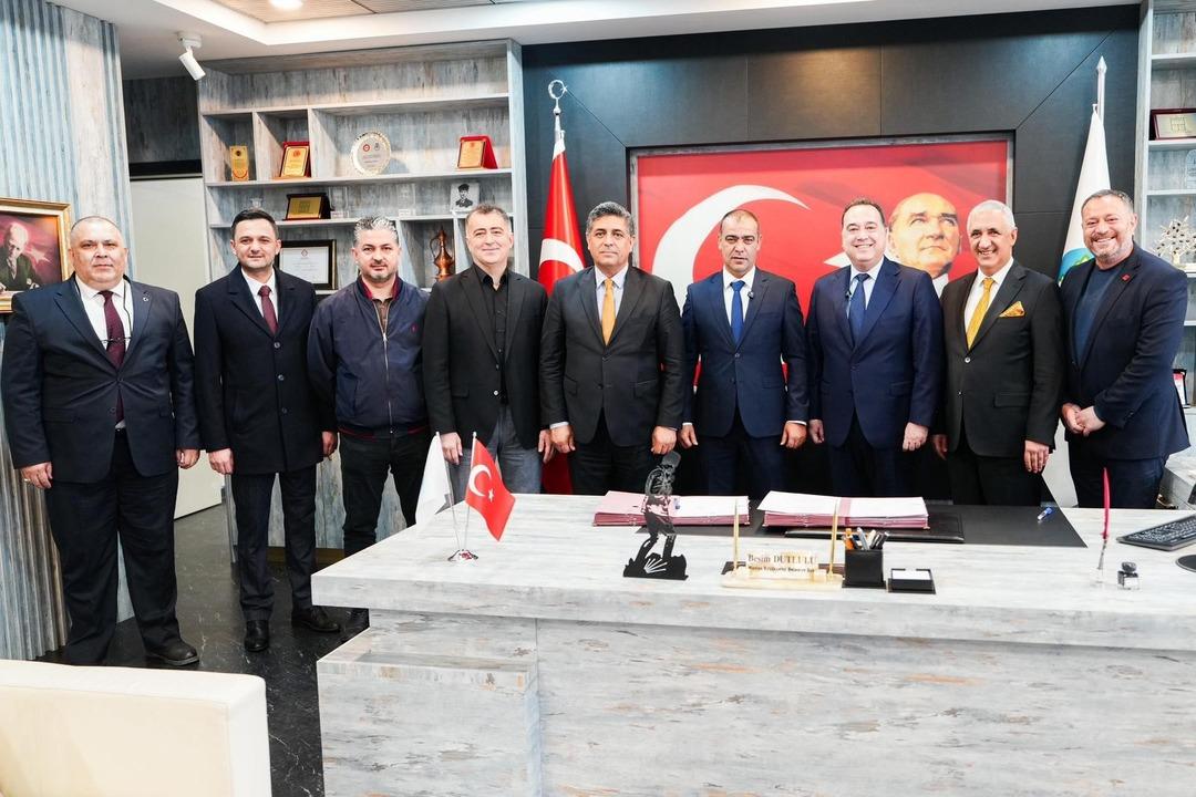 İmzalar atıldı: En d&uuml;ş&uuml;k iş&ccedil;i maaşı 80 bin TL oldu 1