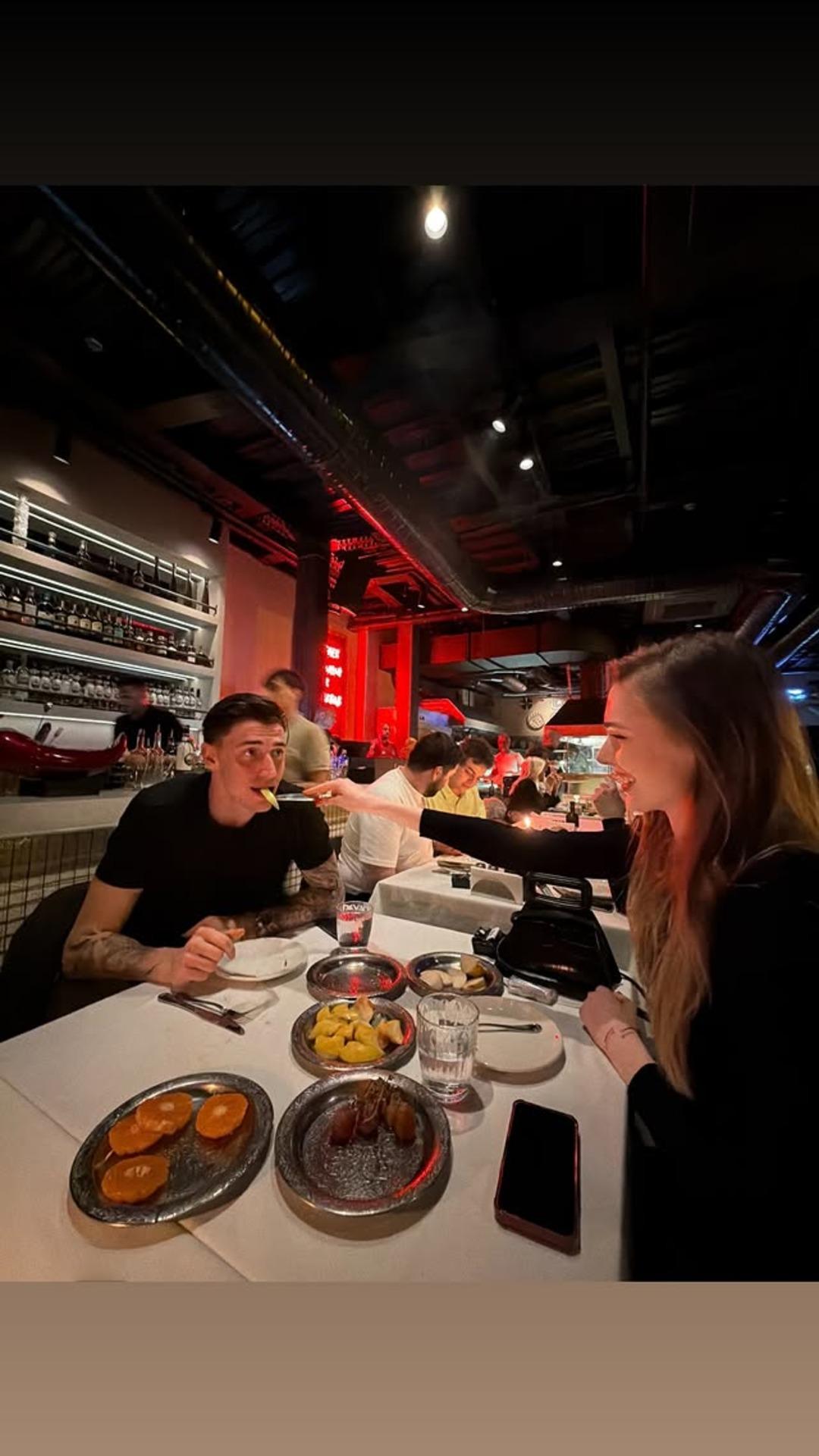 Milli futbolcu Berke &Ouml;zer aradığı aşkı buldu! Hayali kısa s&uuml;rede ger&ccedil;ek oldu 2