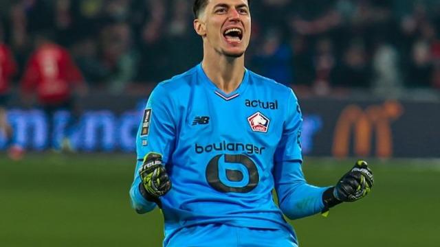 Milli futbolcu Berke Özer aradığı aşkı buldu! Hayali kısa sürede gerçek oldu