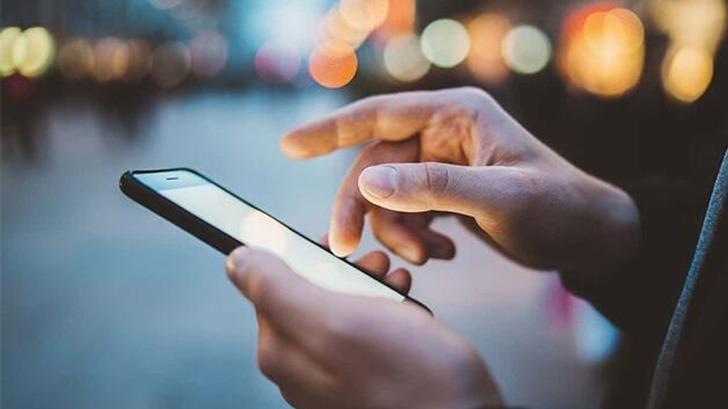 Yeni bir iPhone telefon &ccedil;ıktı... İlk tepkin ne olur?