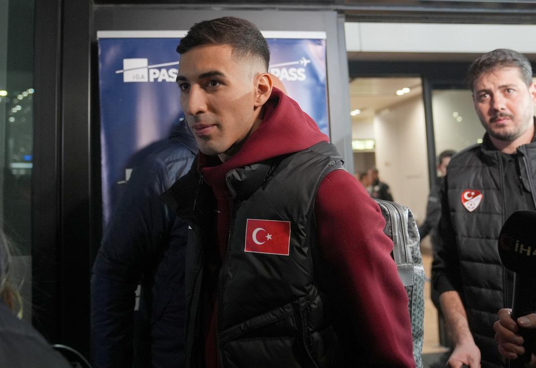 A Milli Futbol Takımı yurda d&ouml;nd&uuml;! Hakan &Ccedil;alhanoğlu D&uuml;nya Kupası hedeflerini a&ccedil;ıkladı 5