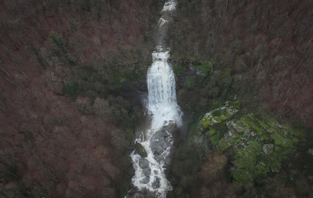 Fay kırığıyla oluştu, bahar yağışlarıyla coştu! Ziyaret&ccedil;ilerin uğrak noktası  2