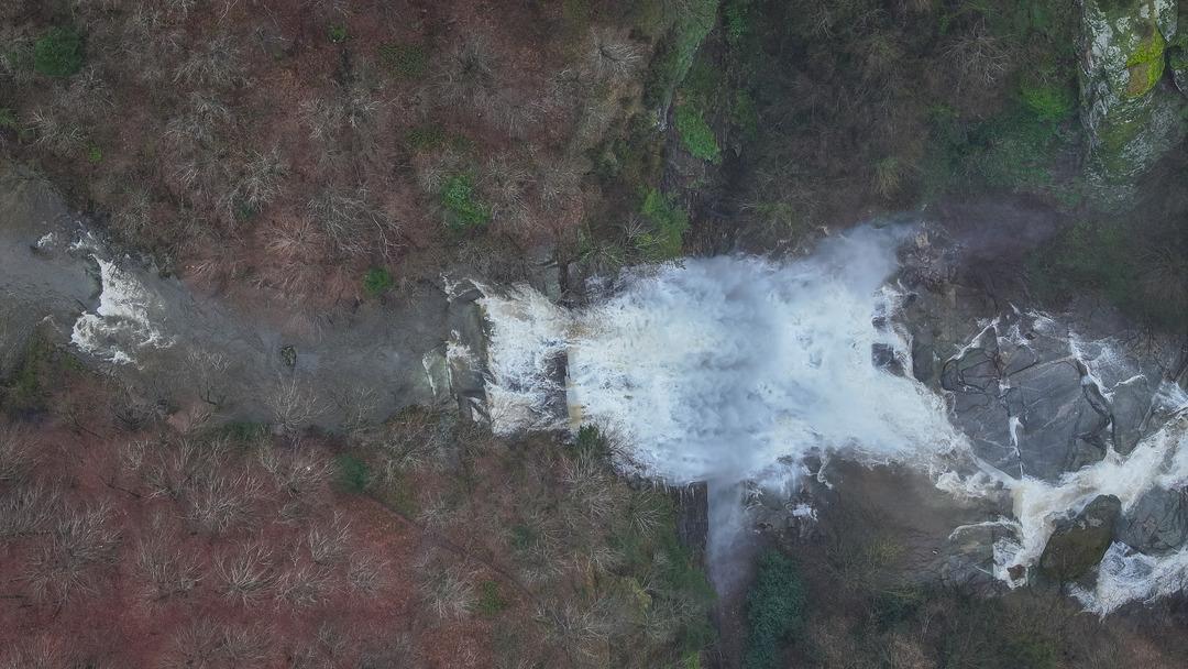 Fay kırığıyla oluştu, bahar yağışlarıyla coştu! Ziyaret&ccedil;ilerin uğrak noktası  3