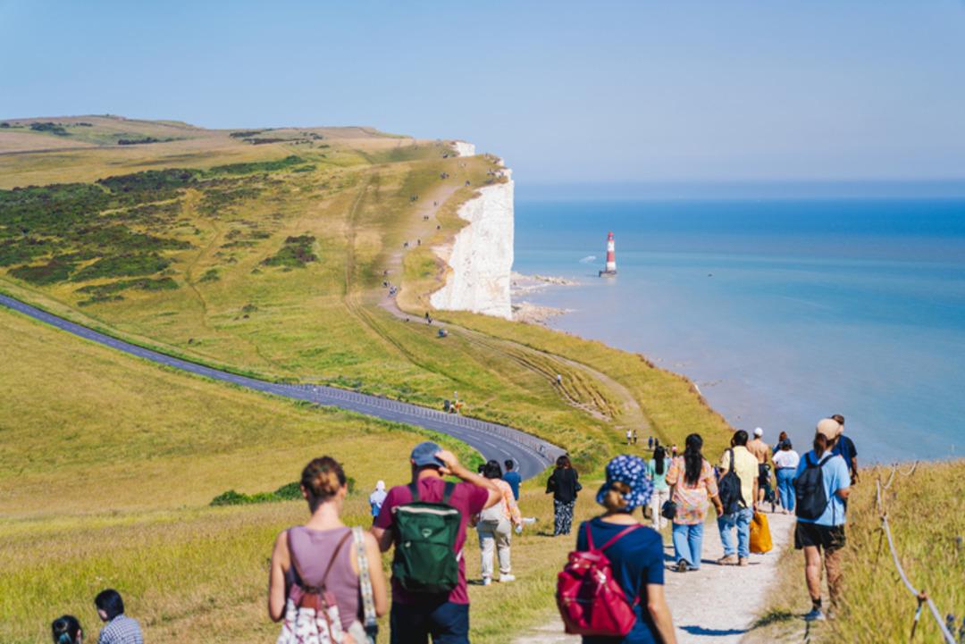 1 Nisan şakası faciaya d&ouml;n&uuml;şt&uuml;! Y&uuml;zlerce kişi akın etti, tarihi u&ccedil;urum &ccedil;&ouml;kt&uuml; 3