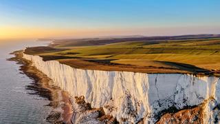 1 Nisan şakası faciaya dönüştü! Yüzlerce kişi akın etti, tarihi uçurum çöktü