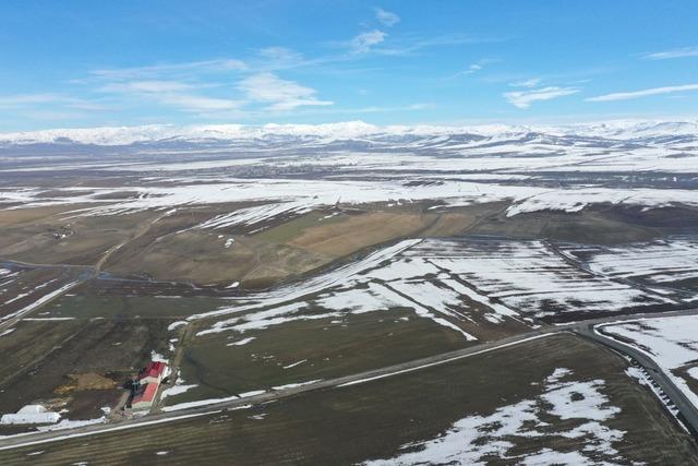 Karların erimeye başladığı Ağrı Ovası dronla görüntülendi 11